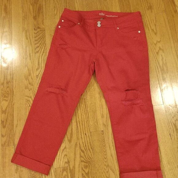 NY & Co Red distressed Capri pants Size 8 - Picture 1 of 9